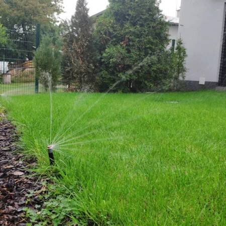 Jak nastavit automatické zavlažování trávníku | Správná Závlaha.cz