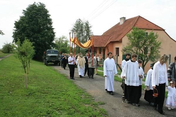 Boží Tělo (10. 6. 2012) – Římskokatolická farnost Jalubí 
