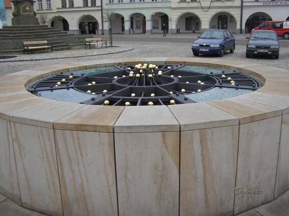 Nové Město nad Metují -... - Kašna