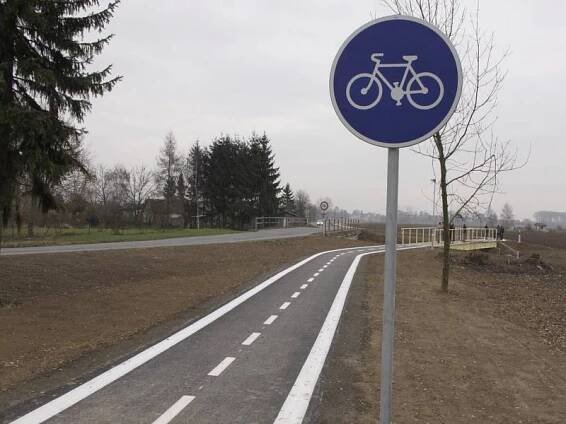 FOTO: Uničov otevřel další příměstskou cyklostezku