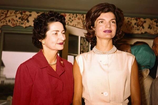 How Lady Bird Johnson and a Pregnant Jackie Kennedy Worked Together: 'The Wren Protected the Dove'