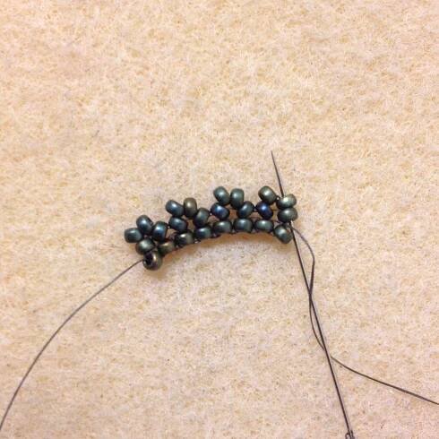 Beading | Beaded necklace diy, Beaded jewelry, Seed bead jewelry
