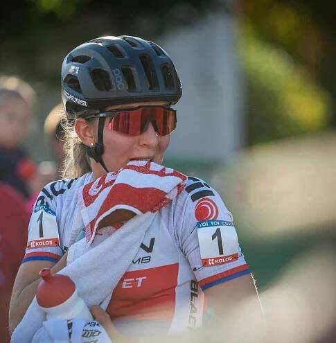 Juniorky Douděrová a Gottwaldová na SP v Troyes v top ten, reprezentační trenér nešetřil chválou - Dámynakole.cz