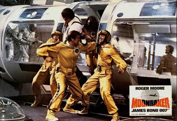 Richard Kiel, Roger Moore, Lois Chiles - Moonraker - Fotosky