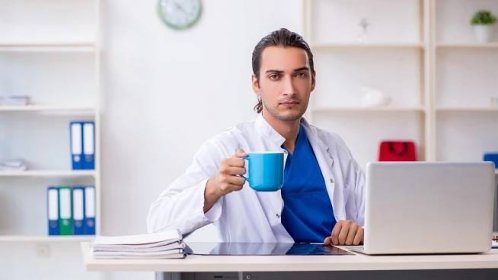 Lékař naštvaně opustil operační sál, protože nedostal čaj - Novinky