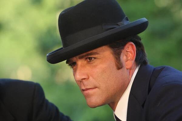 Případy detektiva Murdocha - Boháč a chudák - Z filmu - Yannick Bisson