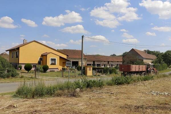 Soubor:Meclov, Mašovice, north part.jpg