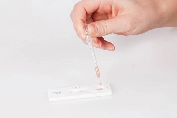 Domácí CRP test nám zjistí, zda k léčbě potřebujeme antibiotika – Zdraviamy.cz