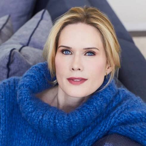 Stephanie March