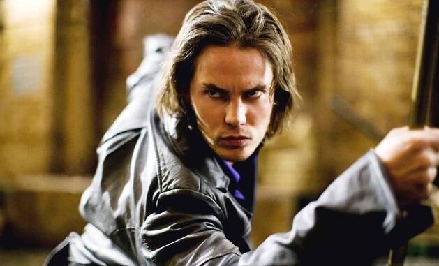American Assassin: Taylor Kitsch chce začít 3. světovou válku