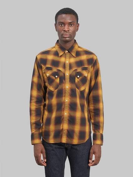 Stevenson Overall Cody Shirt camel black model front fit