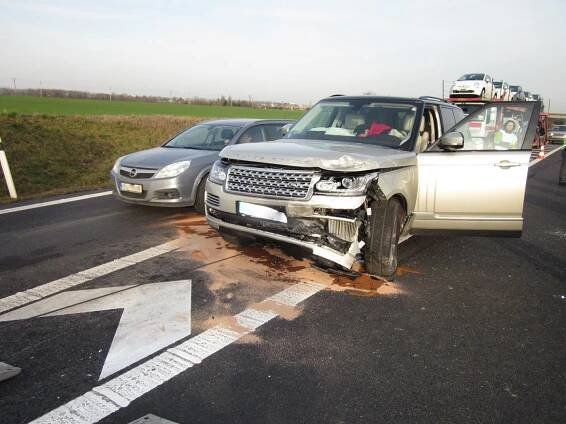 Tři profesionální jednotky zasahovaly u dopravní nehody dvou automobilů na dálnici D1 u Vyškova | POŽÁRY.cz - ohnisko žhavých