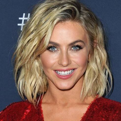 Julianne Hough Shakes Her Sculpted Booty And Flaunts Her Epic Abs While Dancing In A Crop Top In An IG Video