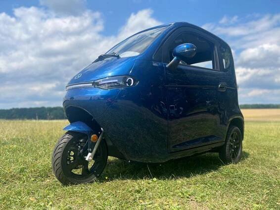 Leramotors Elektrická tříkolka s kapotou, lze řídit i bez ŘP