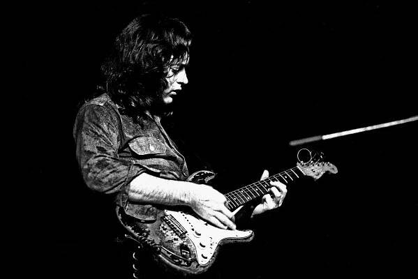 Rory Gallagher bude mít v Belfastu sochu