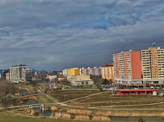 PREDANÉ, KOMPLETNÁ REKONŚTRUKCIA, GARZÓNKA, NÁMESTIE HRANIČIAROV – PETRŽALKA – Radovan Horský