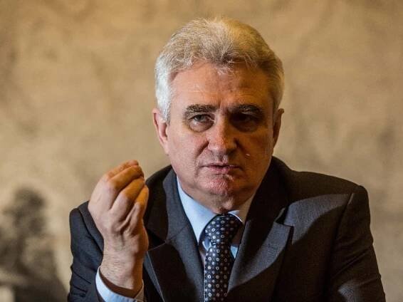 Štěch nestihne schůzku se Zemanem, Ovčáček mu nevyšel vstříc