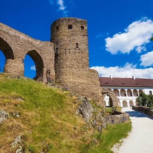 Hrad a zámek Velhartice | Slevomat.cz