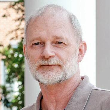 Headshot of Brian Bennett