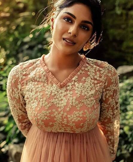 Samyuktha Menon Wiki, Age, Boyfriend, Movies, Family, Biography & Gorgeous Photos - Filmi tamasha