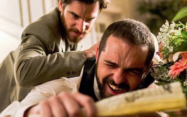 Grand Hotel - La venta - Z filmu - Alfonso Bassave, Pedro Alonso