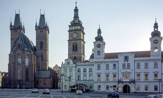 Na okraji Hradce Králové archeologové objevili pozůstatky pravěkého osídlení