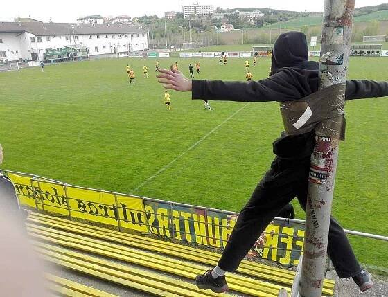 S nadhledem.