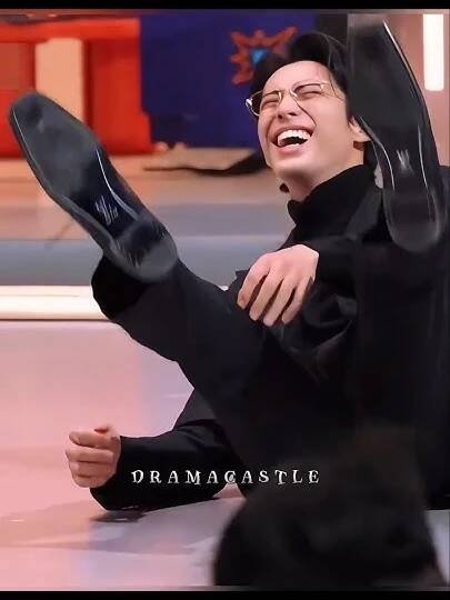 Dylan Wang's uncontrollable laugh