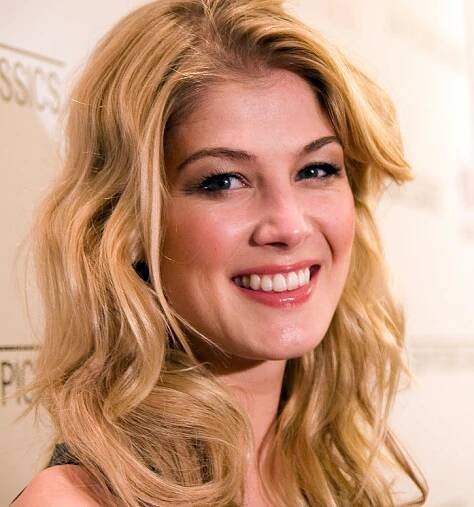 Soubor:Rosamund Pike 2011.jpg – Wikipedie