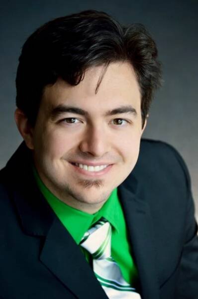 Arturo Fernandez Headshot.jpg