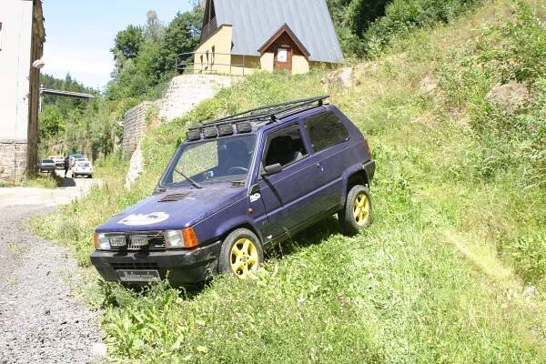 Fiat Panda 4x4 kdysi nadchla zákazníky! Bylo to odolné, spolehlivé a hlavně jednoduché auto. Jak nás bavil kousek z roku 1986?