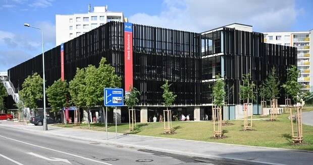 Parkovací dům P+R v Nových Butovicích byl slavnostně otevřen na rohu ulic Petžílkova a Bucharova, 23. června 2023, Praha.