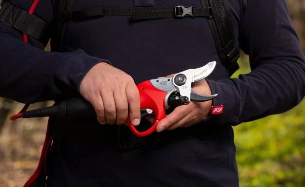 Felco 802 aku nůžky 36V 2,7Ah Li-Ion na větve, na vinohrad do ø větví 30 mm