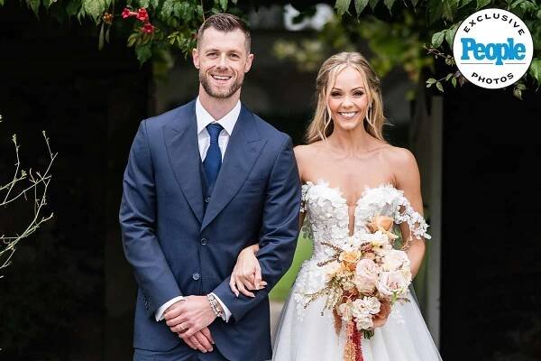 'Smallville' Star Laura Vandervoort Marries Adam Coates in 'Rustic and Elevated' Wedding (Exclusive)