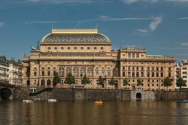 Vzestup, pád a obnova nejkrásnějšího českého divadla