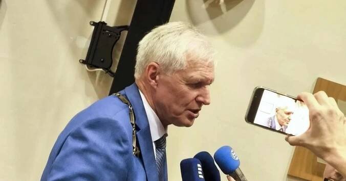 Kriminalisté prověřují chomutovského primátora z ANO. Kvůli nákupu čínských strojů