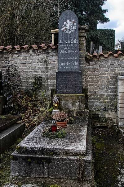 Fotogaléria • Hřbitov Králův Dvůr (Cintorín) • Mapy.com