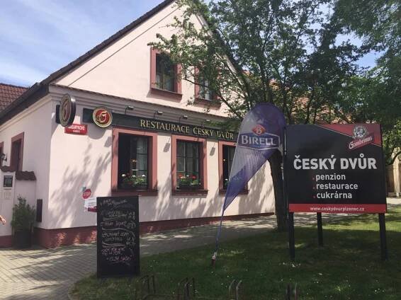 Restaurace a penzion Český dvůr