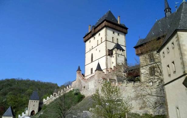 Poznejte kus historie o Karlu IV., vyrazte na hrad Karlštejn - STA Bruntálsko
