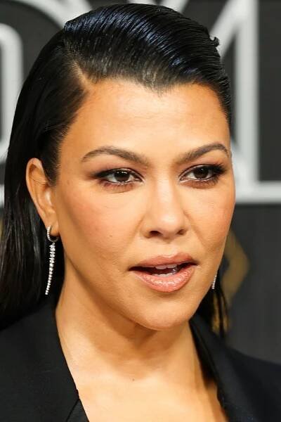 Kourtney Kardashian Found the Cutest Way to Wear Butter Yellow Nails
