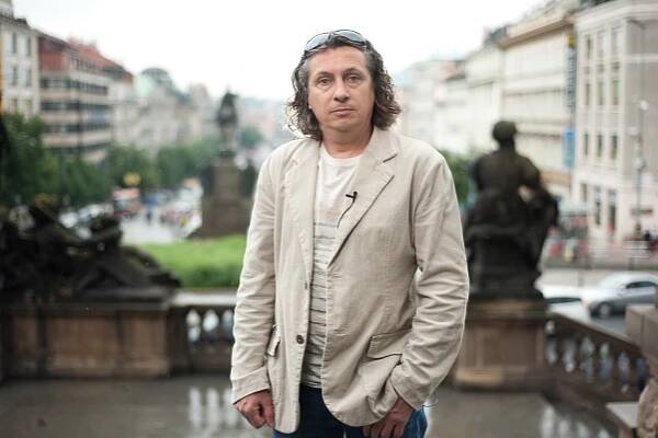Zpravodaj Českého rozhlasu Robert Mikoláš získal cenu za nezávislou žurnalistiku