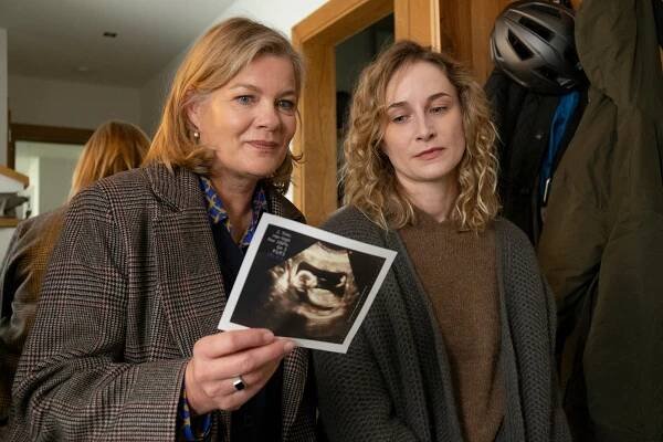 Birge Schade, Pia Micaela Barucki - Doktor z hor: Nové příběhy - Sternenkinder - Z filmu