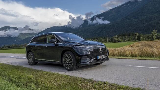 EQS 580 4Matic SUV od Mercedes-EQ / Král rodinných SUV