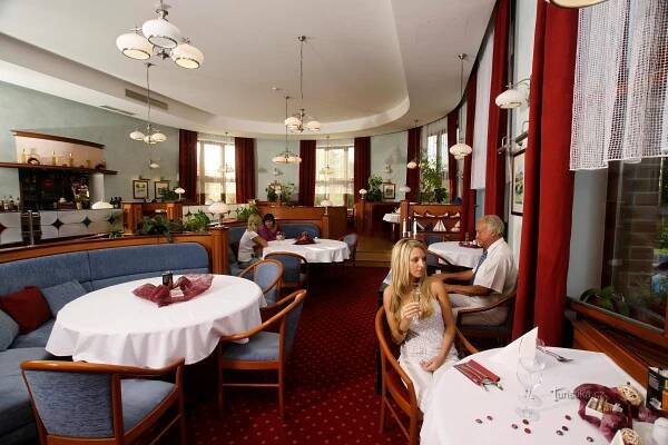 Restaurace Panorama - restaurace, letní terasa / zahrádka - Rychnov nad Kněžnou