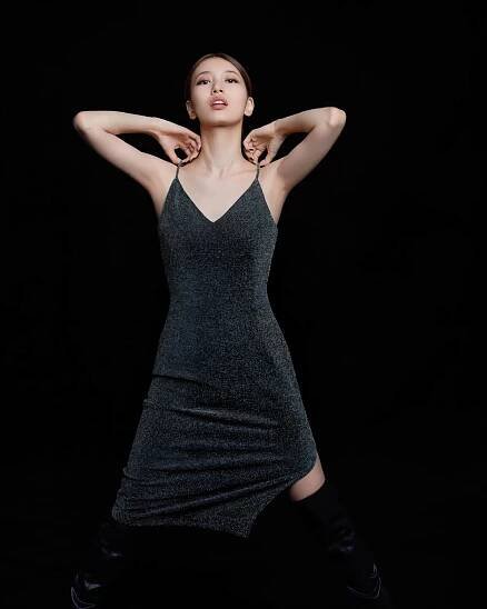 Model Bae Suzy Creative Look Wallpaper