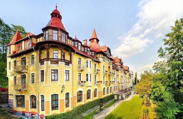 GRANDHOTEL PRAHA TATRANSKÁ LOMNICA - Slovensko - Vysoké Tatry | Superzajezdy.cz