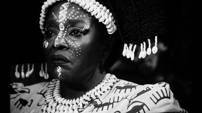 Mami Wata (2023) film • Filmožrouti.cz