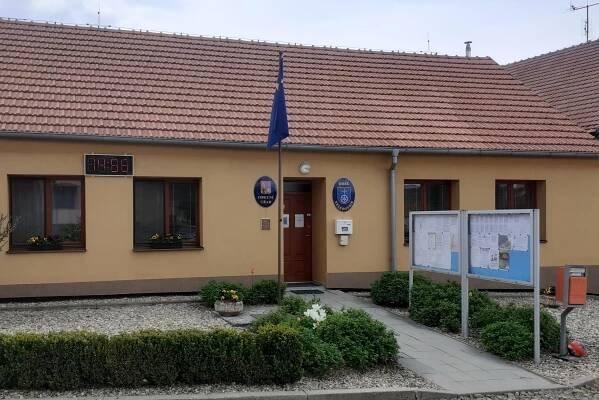Velešovice - obecní úřad foto 1