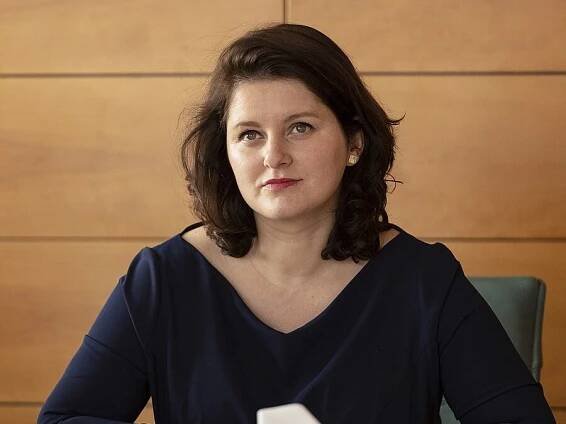 Maláčová by do války místo stíhaček poslala kuchařky - InfoPuls