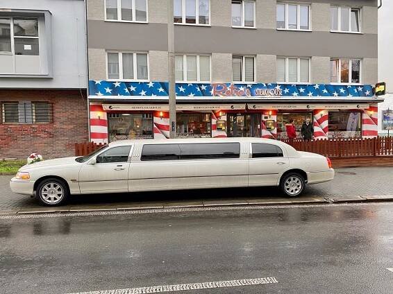 Pronájem limuzíny půjčovna limuzíny Tábor